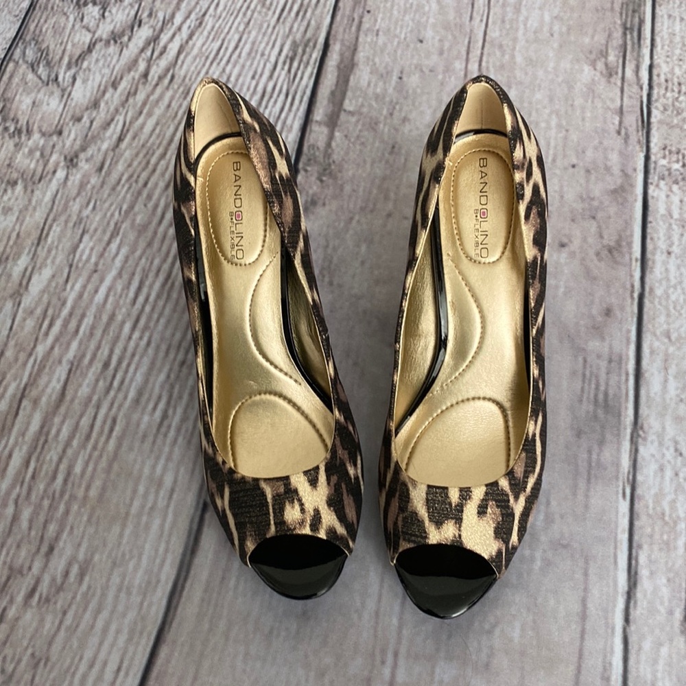 Bandolino bflixible leopard print and patent heels